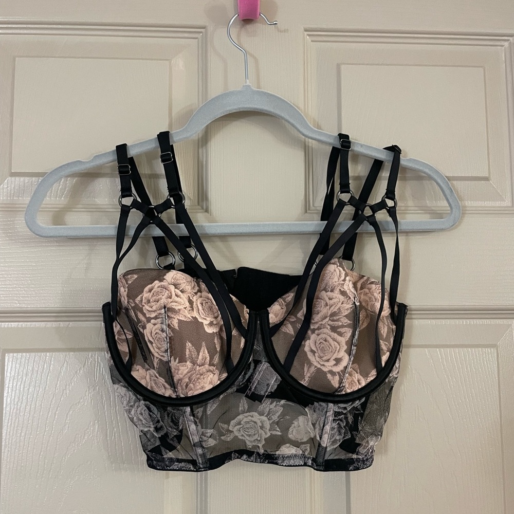NWT Victoria’s secret corset Lingerie Bra size 34D
